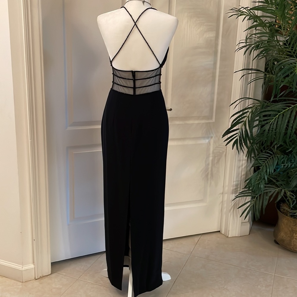 GILAR Black Evening Gown with Net Embroidery, Lined with Back Zipper. Size 6. - Picture 5 of 7